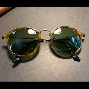 RayBan Round Fleck Sunglasses